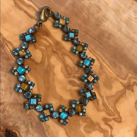 Beautiful Sorrelli Bracelet & Earring Set - Picture 3 of 7